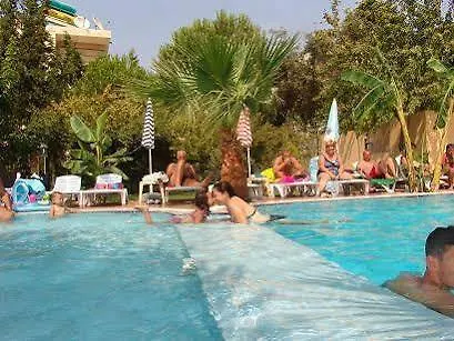 Olivia فندق كوشاداسيه